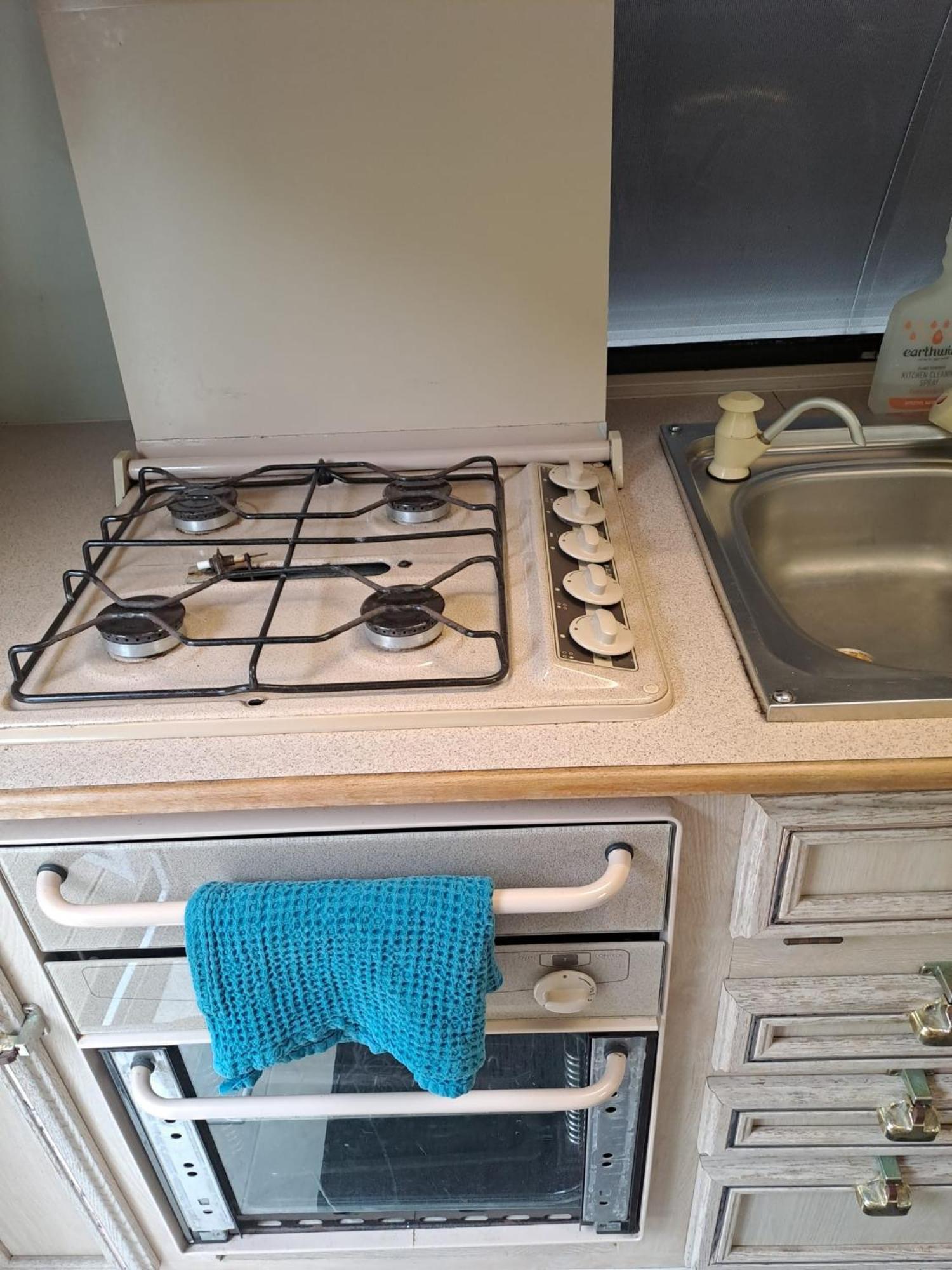 Barrytown Koru Beachfront Holiday Cabins & Hot Tub מראה חיצוני תמונה
