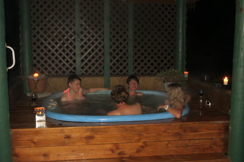 Barrytown Koru Beachfront Holiday Cabins & Hot Tub מראה חיצוני תמונה