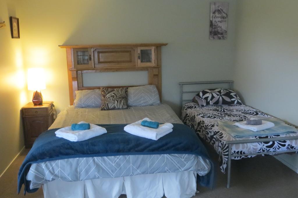 Barrytown Koru Beachfront Holiday Cabins & Hot Tub מראה חיצוני תמונה